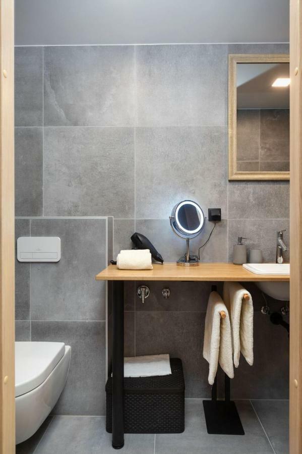 Appartamento Estonian Design Flat Next To Old Town Reval Esterno foto
